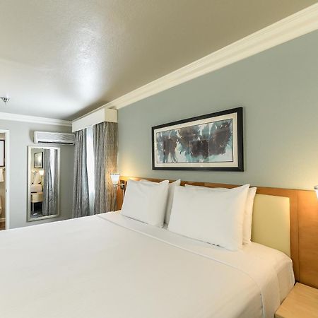Alexis Park All Suite Resort Las Vegas Bagian luar foto